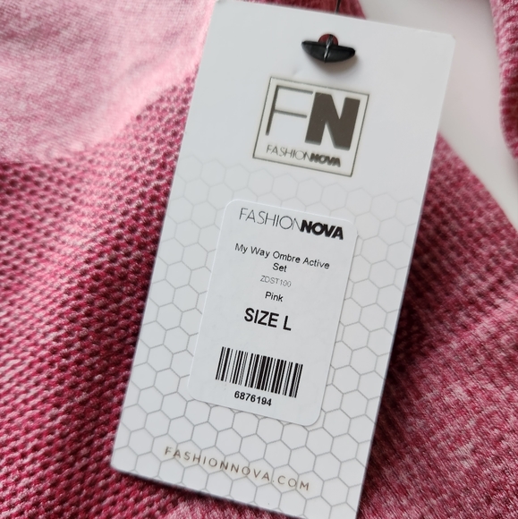 Fashion Nova Fitness Long Sleeve Crop NWT - Picture 3 of 5